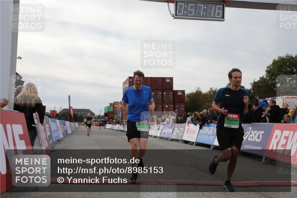 03.10.2025 - Köhlbrandbrückenlauf Yannick Fuchs http://msf.ph/oto/8985153 03.10.2025 15:57:14 Ziel 7107, 7593, 7618, 9032, 9087 meine-sportfotos.de