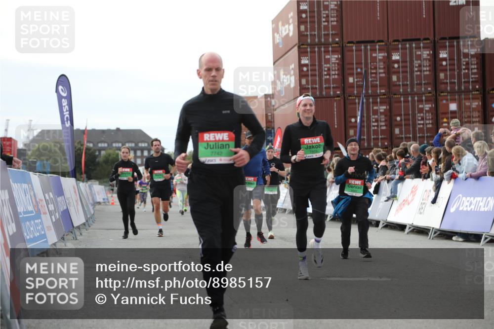 03.10.2025 - Köhlbrandbrückenlauf Yannick Fuchs http://msf.ph/oto/8985157 03.10.2025 16:09:54 Ziel 7175, 7205, 7272, 7742, 7743, 7753, 7863, 8014, 8817, 9028, 9181, 9341, 9600 meine-sportfotos.de