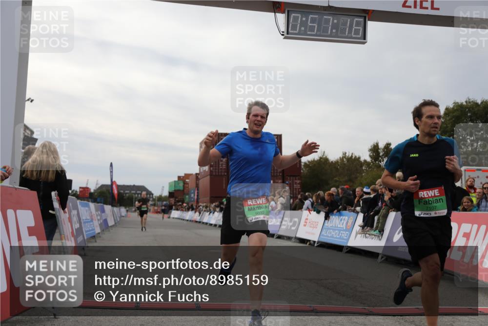 03.10.2025 - Köhlbrandbrückenlauf Yannick Fuchs http://msf.ph/oto/8985159 03.10.2025 15:57:15 Ziel 7107, 7593, 7618, 9032, 9087 meine-sportfotos.de