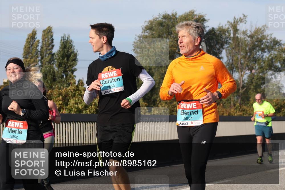 03.10.2025 - Köhlbrandbrückenlauf Luisa Fischer http://msf.ph/oto/8985162 03.10.2025 11:15:37 Position 3 3552, 3553, 3551 meine-sportfotos.de