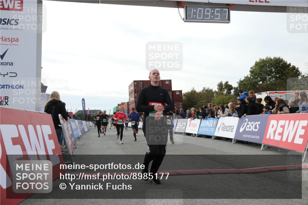 03.10.2025 - Köhlbrandbrückenlauf Yannick Fuchs http://msf.ph/oto/8985177 03.10.2025 16:09:55 Ziel 7175, 7205, 7742, 7743, 7753, 7863, 8014, 8817, 9028, 9341, 9601 meine-sportfotos.de