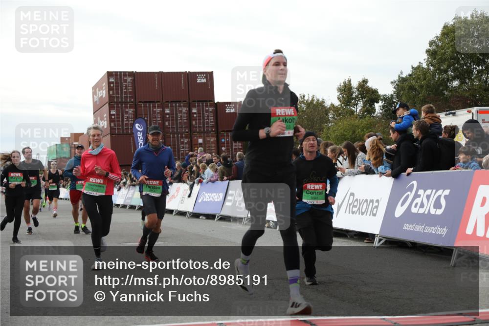 03.10.2025 - Köhlbrandbrückenlauf Yannick Fuchs http://msf.ph/oto/8985191 03.10.2025 16:09:56 Ziel 7175, 7205, 7273, 7742, 7743, 7753, 7863, 8014, 8817, 9028, 9341, 9601 meine-sportfotos.de