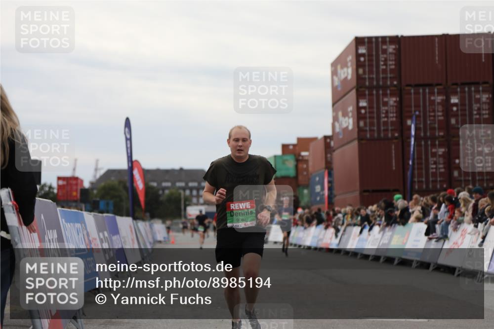 03.10.2025 - Köhlbrandbrückenlauf Yannick Fuchs http://msf.ph/oto/8985194 03.10.2025 15:57:18 Ziel 7107, 9032, 9087, 9668 meine-sportfotos.de