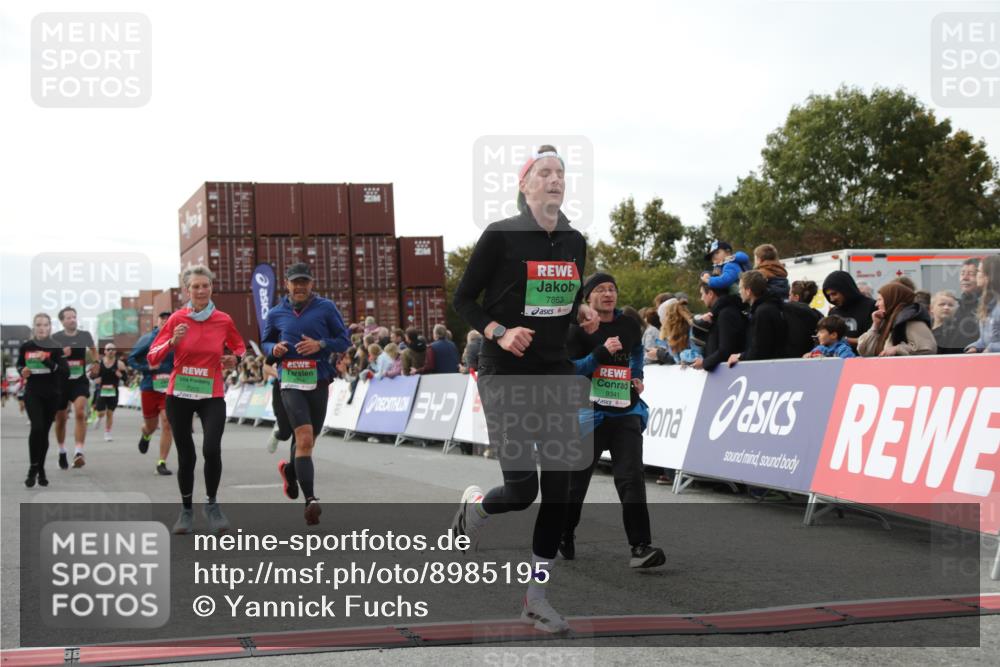 03.10.2025 - Köhlbrandbrückenlauf Yannick Fuchs http://msf.ph/oto/8985195 03.10.2025 16:09:56 Ziel 7175, 7205, 7273, 7742, 7743, 7753, 7863, 8014, 8817, 9028, 9341, 9601 meine-sportfotos.de