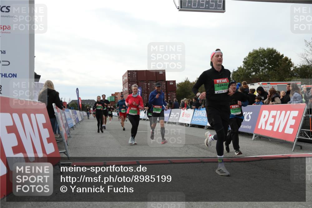 03.10.2025 - Köhlbrandbrückenlauf Yannick Fuchs http://msf.ph/oto/8985199 03.10.2025 16:09:57 Ziel 7175, 7205, 7273, 7742, 7743, 7753, 7863, 8014, 8817, 9028, 9090, 9341, 9601 meine-sportfotos.de