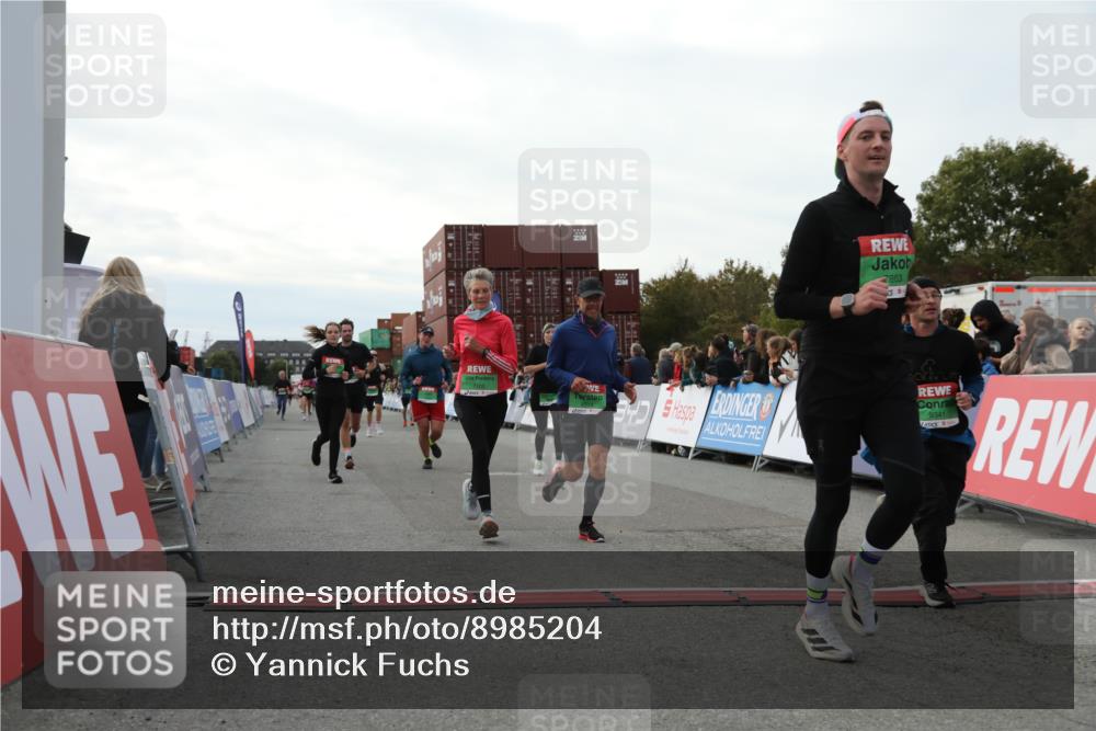 03.10.2025 - Köhlbrandbrückenlauf Yannick Fuchs http://msf.ph/oto/8985204 03.10.2025 16:09:57 Ziel 7175, 7205, 7273, 7742, 7743, 7753, 7863, 8014, 8817, 9028, 9090, 9341, 9601 meine-sportfotos.de