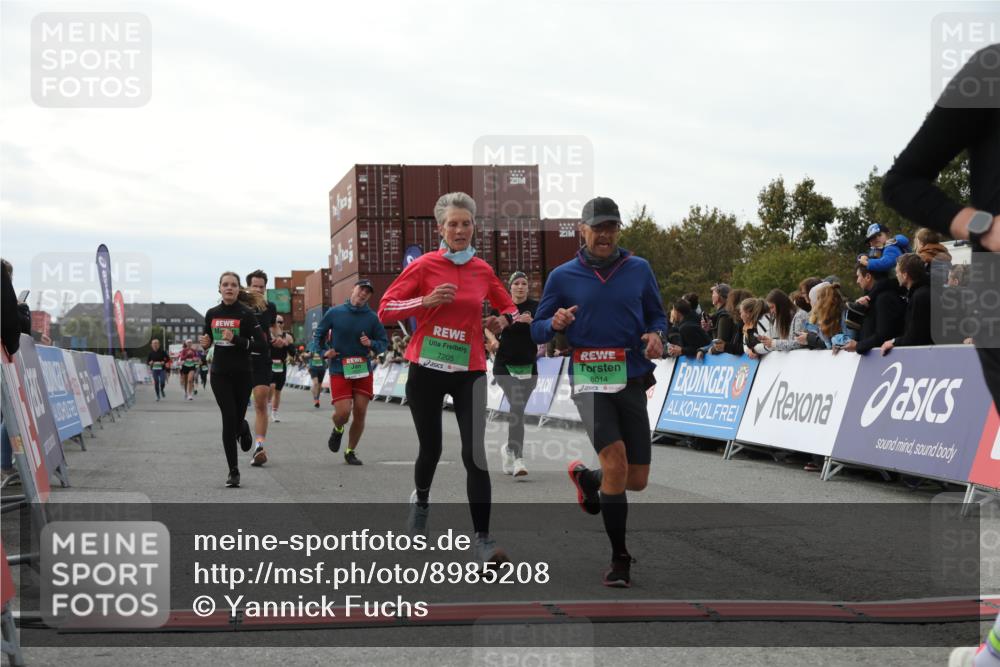 03.10.2025 - Köhlbrandbrückenlauf Yannick Fuchs http://msf.ph/oto/8985208 03.10.2025 16:09:57 Ziel 7175, 7205, 7273, 7742, 7743, 7753, 7863, 8014, 8817, 9028, 9090, 9341, 9601 meine-sportfotos.de