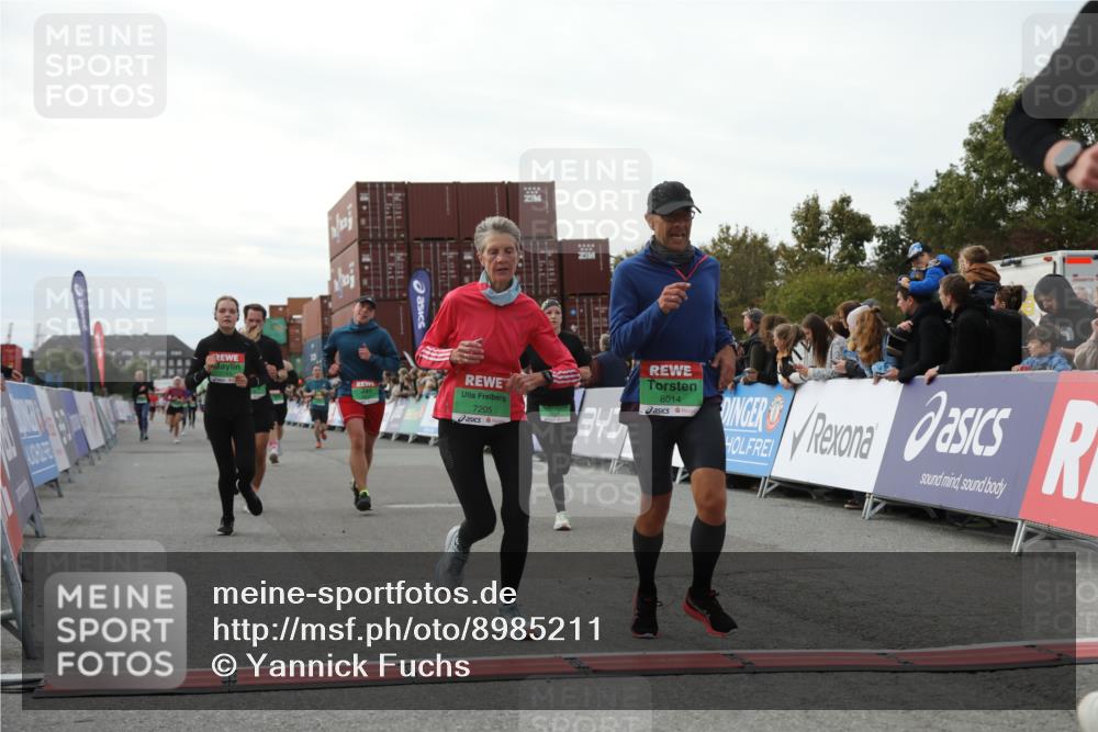 03.10.2025 - Köhlbrandbrückenlauf Yannick Fuchs http://msf.ph/oto/8985211 03.10.2025 16:09:57 Ziel 7175, 7205, 7273, 7742, 7743, 7753, 7863, 8014, 8817, 9028, 9090, 9341, 9601 meine-sportfotos.de