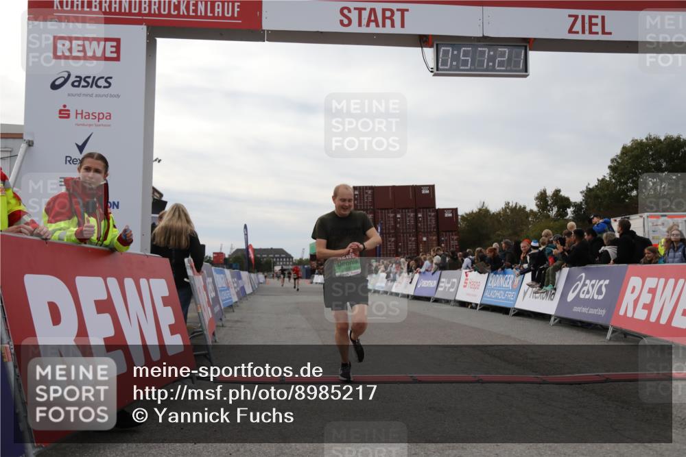 03.10.2025 - Köhlbrandbrückenlauf Yannick Fuchs http://msf.ph/oto/8985217 03.10.2025 15:57:20 Ziel 7261, 9087, 9668 meine-sportfotos.de