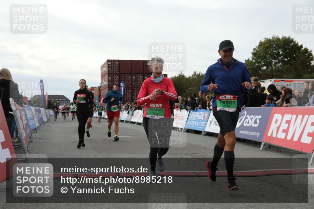 03.10.2025 - Köhlbrandbrückenlauf Yannick Fuchs http://msf.ph/oto/8985218 03.10.2025 16:09:58 Ziel 7175, 7205, 7273, 7529, 7742, 7743, 7753, 7863, 8014, 8817, 8882, 9028, 9090, 9341, 9601 meine-sportfotos.de