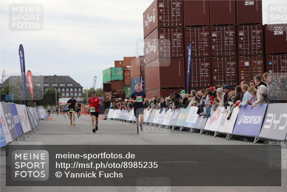 03.10.2025 - Köhlbrandbrückenlauf Yannick Fuchs http://msf.ph/oto/8985235 03.10.2025 15:57:21 Ziel 7261, 9087, 9668 meine-sportfotos.de