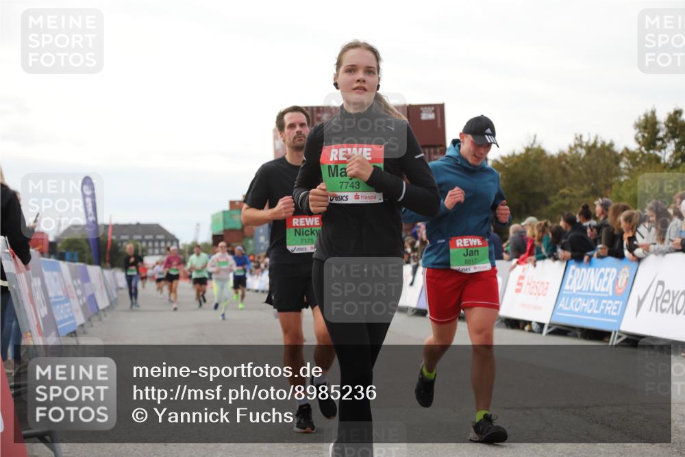 03.10.2025 - Köhlbrandbrückenlauf Yannick Fuchs http://msf.ph/oto/8985236 03.10.2025 16:09:59 Ziel 7175, 7205, 7273, 7528, 7529, 7743, 7753, 7863, 8014, 8817, 8882, 9028, 9090, 9323, 9341, 9601 meine-sportfotos.de