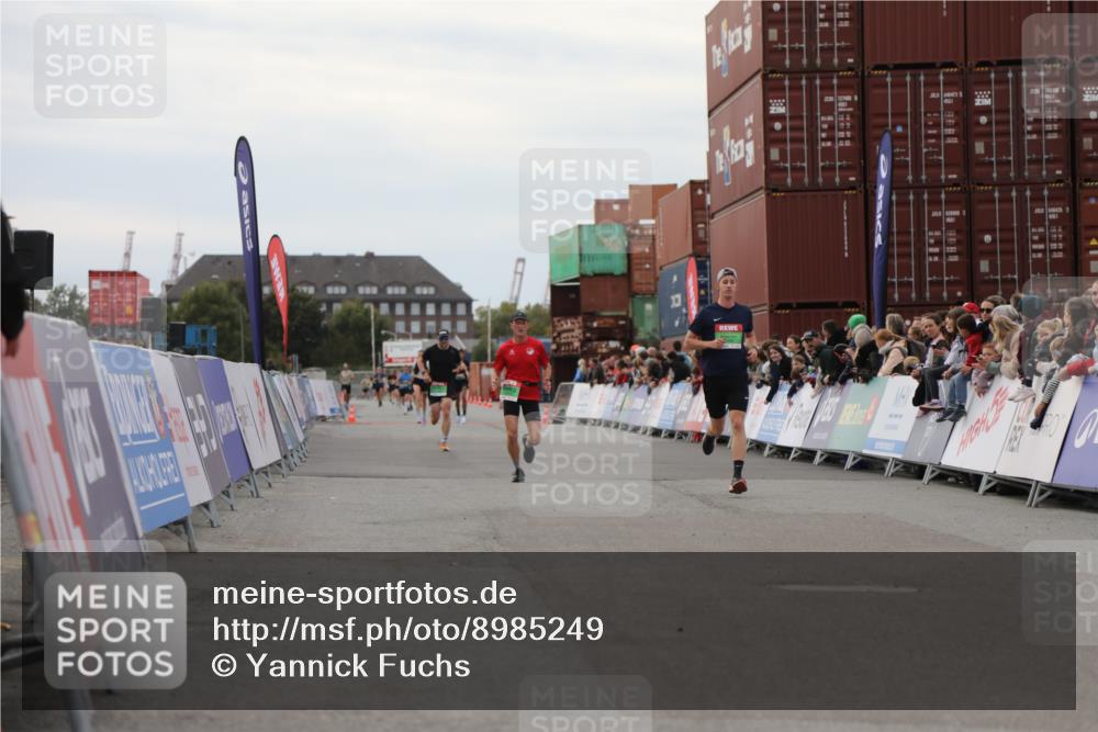 03.10.2025 - Köhlbrandbrückenlauf Yannick Fuchs http://msf.ph/oto/8985249 03.10.2025 15:57:22 Ziel 7261, 7535, 9087, 9668 meine-sportfotos.de