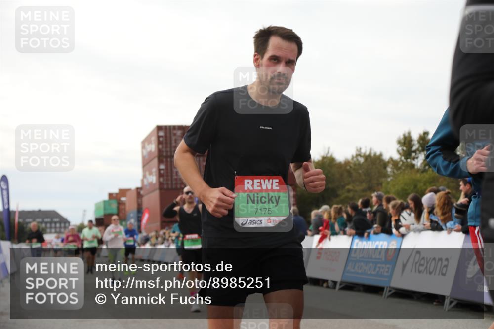 03.10.2025 - Köhlbrandbrückenlauf Yannick Fuchs http://msf.ph/oto/8985251 03.10.2025 16:10:01 Ziel 7175, 7205, 7273, 7528, 7529, 7743, 7753, 7764, 8014, 8817, 8882, 9028, 9090, 9323, 9341, 9458, 9601 meine-sportfotos.de