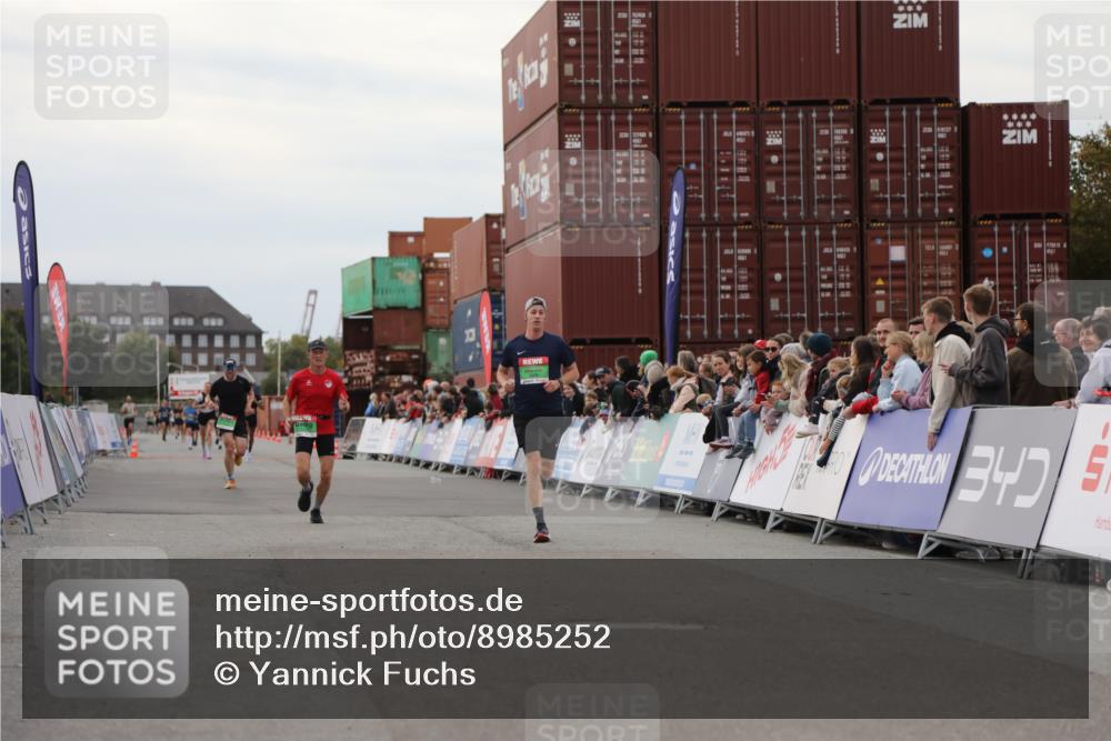 03.10.2025 - Köhlbrandbrückenlauf Yannick Fuchs http://msf.ph/oto/8985252 03.10.2025 15:57:22 Ziel 7261, 7535, 9087, 9668 meine-sportfotos.de