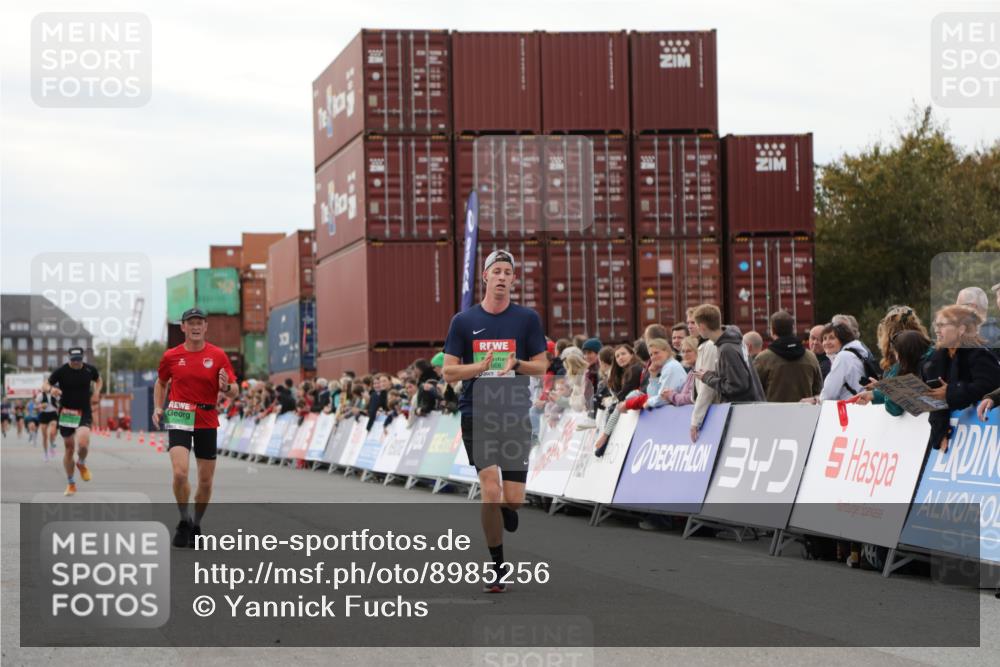 03.10.2025 - Köhlbrandbrückenlauf Yannick Fuchs http://msf.ph/oto/8985256 03.10.2025 15:57:25 Ziel 7261, 7535, 9668 meine-sportfotos.de