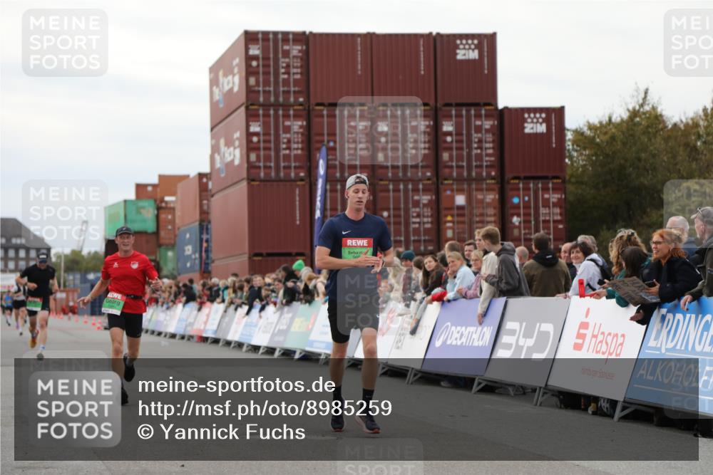03.10.2025 - Köhlbrandbrückenlauf Yannick Fuchs http://msf.ph/oto/8985259 03.10.2025 15:57:25 Ziel 7261, 7535, 9668 meine-sportfotos.de