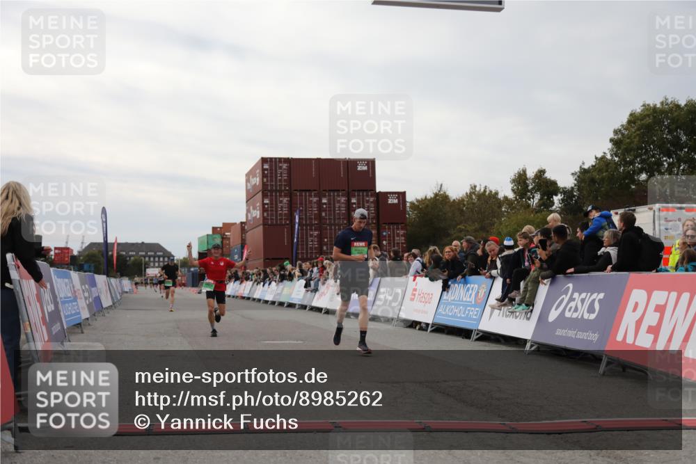 03.10.2025 - Köhlbrandbrückenlauf Yannick Fuchs http://msf.ph/oto/8985262 03.10.2025 15:57:25 Ziel 7261, 7535, 9668 meine-sportfotos.de