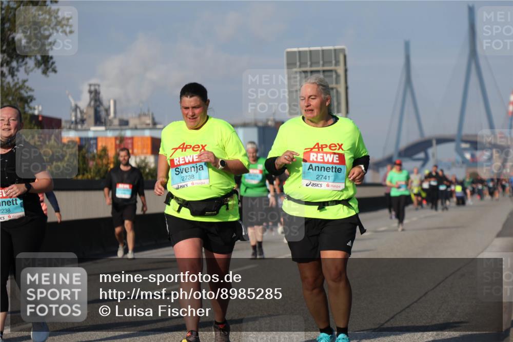 03.10.2025 - Köhlbrandbrückenlauf Luisa Fischer http://msf.ph/oto/8985285 03.10.2025 11:16:08 Position 3 2238, 2738, 2741 meine-sportfotos.de