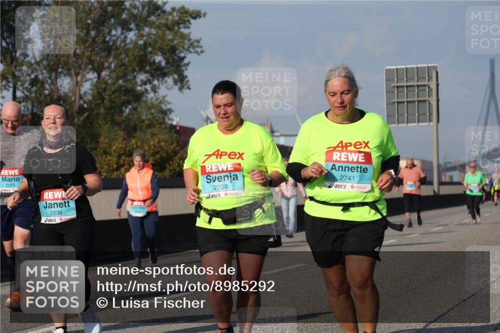 03.10.2025 - Köhlbrandbrückenlauf Luisa Fischer http://msf.ph/oto/8985292 03.10.2025 11:16:09 Position 3 2513, 2238, 2738, 2741 meine-sportfotos.de