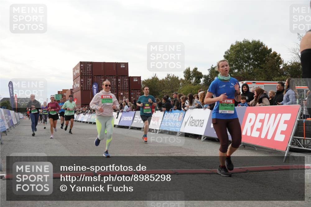 03.10.2025 - Köhlbrandbrückenlauf Yannick Fuchs http://msf.ph/oto/8985298 03.10.2025 16:10:04 Ziel 7175, 7273, 7437, 7528, 7529, 7753, 7764, 8882, 9090, 9323, 9458, 9601 meine-sportfotos.de