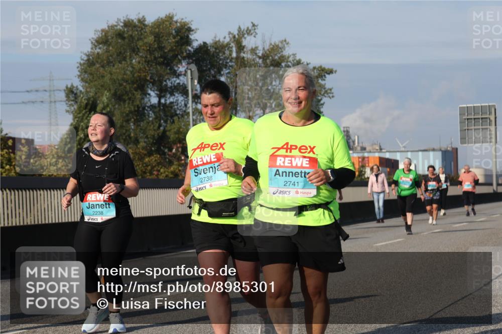 03.10.2025 - Köhlbrandbrückenlauf Luisa Fischer http://msf.ph/oto/8985301 03.10.2025 11:16:11 Position 3 2238, 2738, 2741 meine-sportfotos.de