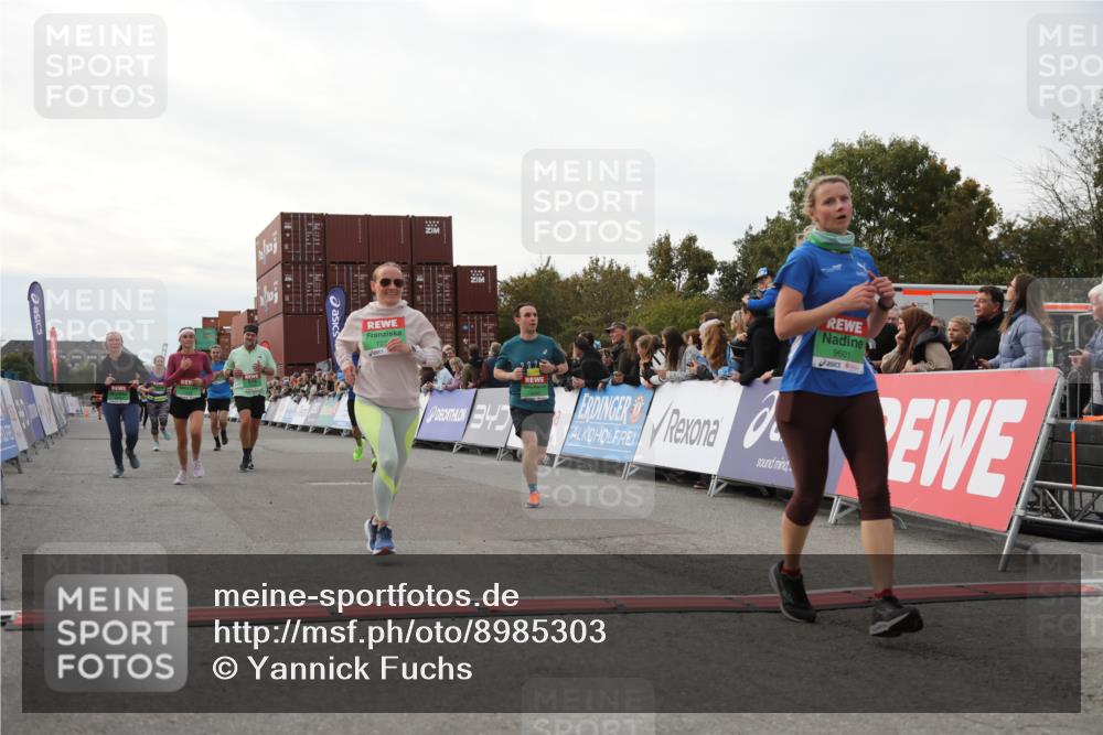 03.10.2025 - Köhlbrandbrückenlauf Yannick Fuchs http://msf.ph/oto/8985303 03.10.2025 16:10:04 Ziel 7175, 7273, 7437, 7528, 7529, 7753, 7764, 8882, 9090, 9323, 9458, 9601 meine-sportfotos.de