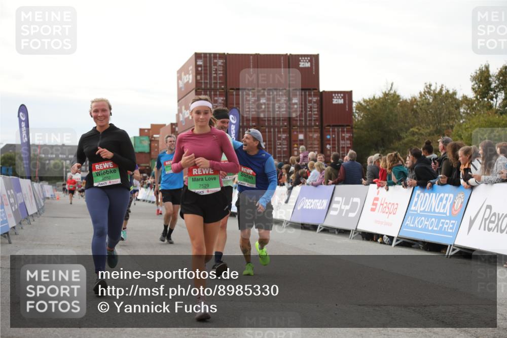 03.10.2025 - Köhlbrandbrückenlauf Yannick Fuchs http://msf.ph/oto/8985330 03.10.2025 16:10:06 Ziel 7273, 7437, 7528, 7529, 7753, 7764, 8882, 9090, 9323, 9347, 9458, 9601 meine-sportfotos.de