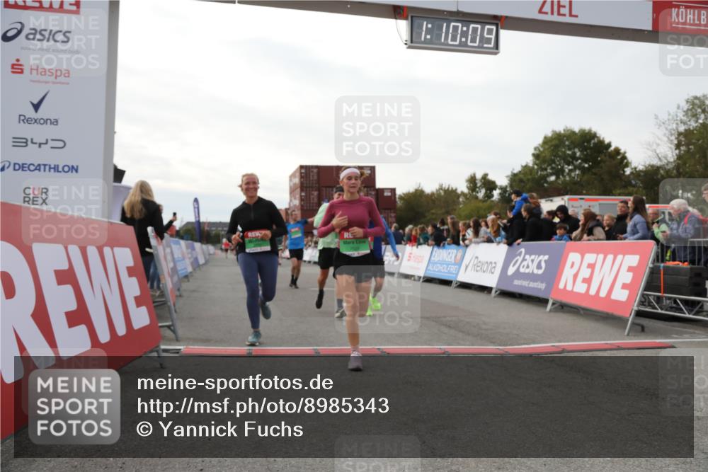 03.10.2025 - Köhlbrandbrückenlauf Yannick Fuchs http://msf.ph/oto/8985343 03.10.2025 16:10:07 Ziel 7273, 7437, 7528, 7529, 7764, 8882, 9090, 9323, 9347, 9349, 9458, 9601 meine-sportfotos.de