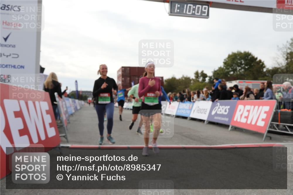 03.10.2025 - Köhlbrandbrückenlauf Yannick Fuchs http://msf.ph/oto/8985347 03.10.2025 16:10:07 Ziel 7273, 7437, 7528, 7529, 7764, 8882, 9090, 9323, 9347, 9349, 9458, 9601 meine-sportfotos.de