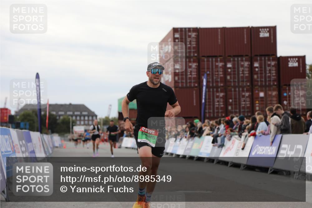 03.10.2025 - Köhlbrandbrückenlauf Yannick Fuchs http://msf.ph/oto/8985349 03.10.2025 15:57:30 Ziel 7261, 7535, 9177, 9178, 9668 meine-sportfotos.de