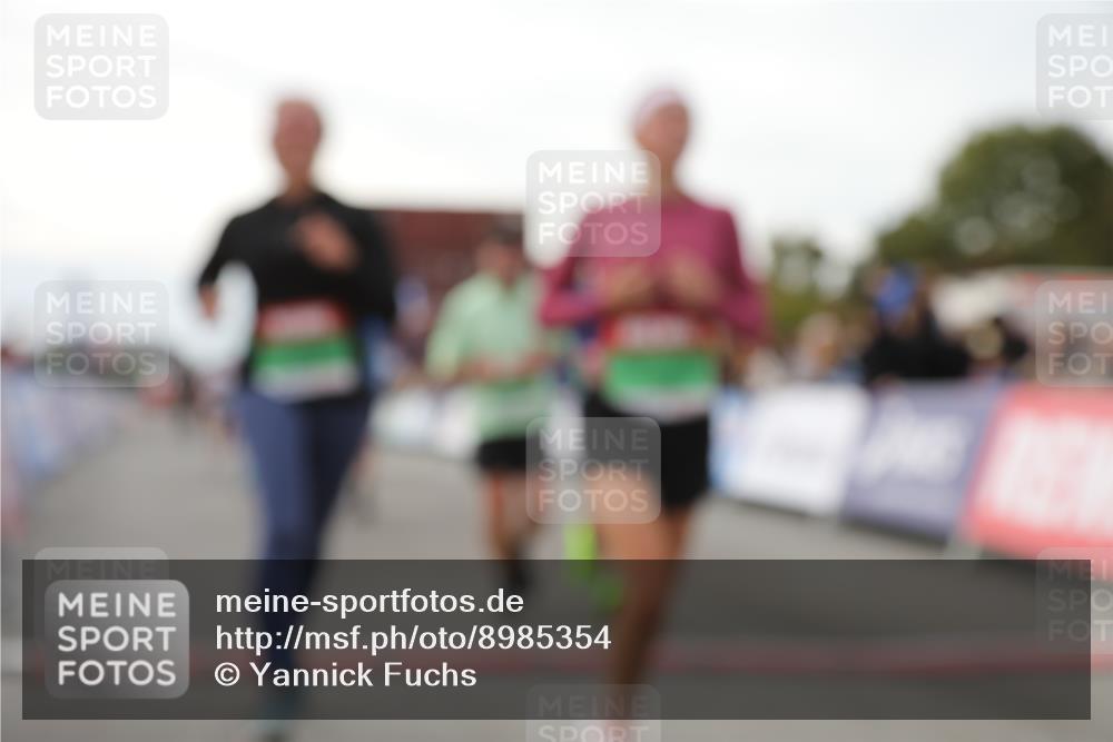 03.10.2025 - Köhlbrandbrückenlauf Yannick Fuchs http://msf.ph/oto/8985354 03.10.2025 16:10:07 Ziel 7273, 7437, 7528, 7529, 7764, 8882, 9090, 9323, 9347, 9349, 9458, 9601 meine-sportfotos.de