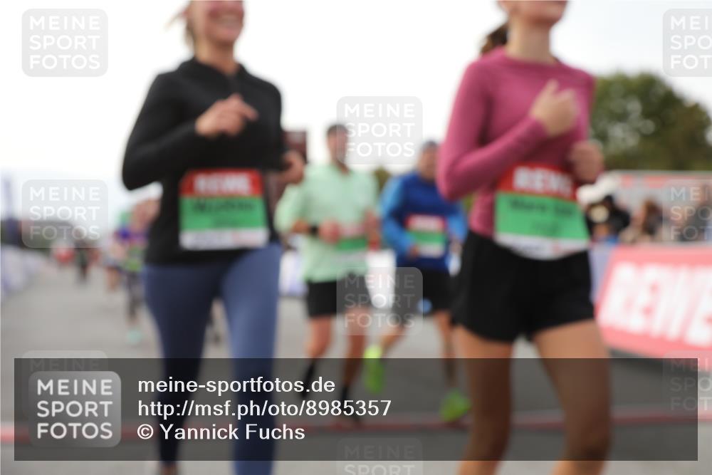 03.10.2025 - Köhlbrandbrückenlauf Yannick Fuchs http://msf.ph/oto/8985357 03.10.2025 16:10:08 Ziel 7273, 7437, 7528, 7529, 7764, 8882, 8989, 9090, 9323, 9347, 9348, 9349, 9458 meine-sportfotos.de