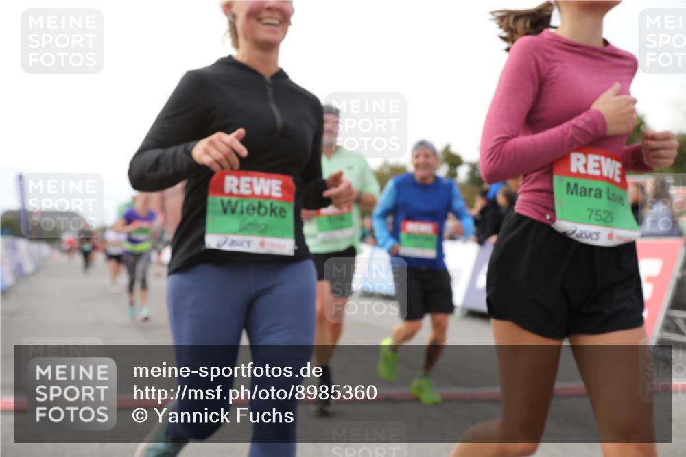 03.10.2025 - Köhlbrandbrückenlauf Yannick Fuchs http://msf.ph/oto/8985360 03.10.2025 16:10:08 Ziel 7273, 7437, 7528, 7529, 7764, 8882, 8989, 9090, 9323, 9347, 9348, 9349, 9458 meine-sportfotos.de