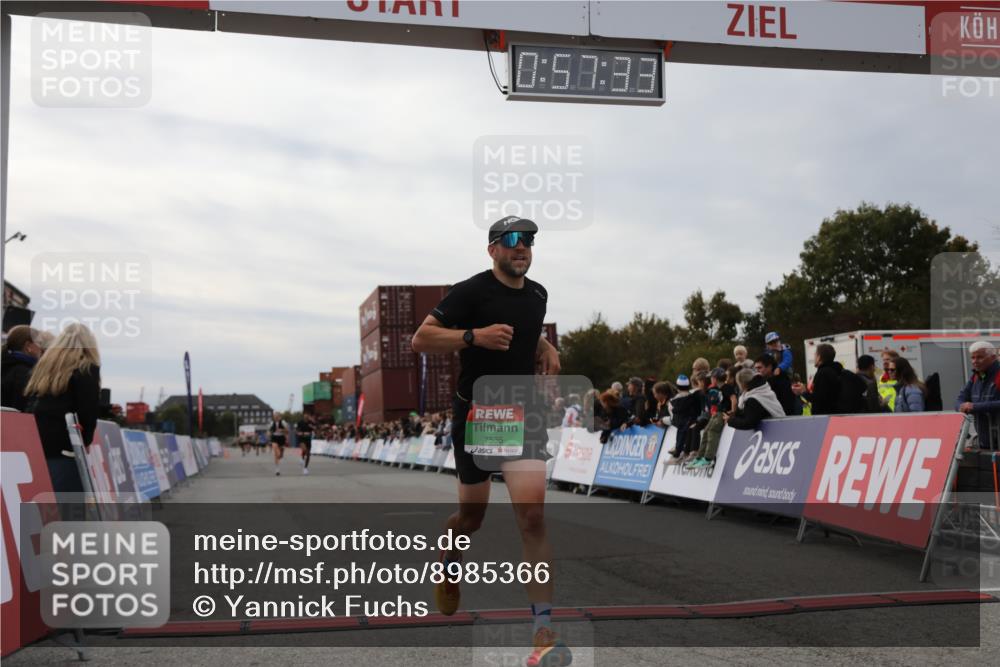 03.10.2025 - Köhlbrandbrückenlauf Yannick Fuchs http://msf.ph/oto/8985366 03.10.2025 15:57:31 Ziel 7261, 7535, 9177, 9178 meine-sportfotos.de