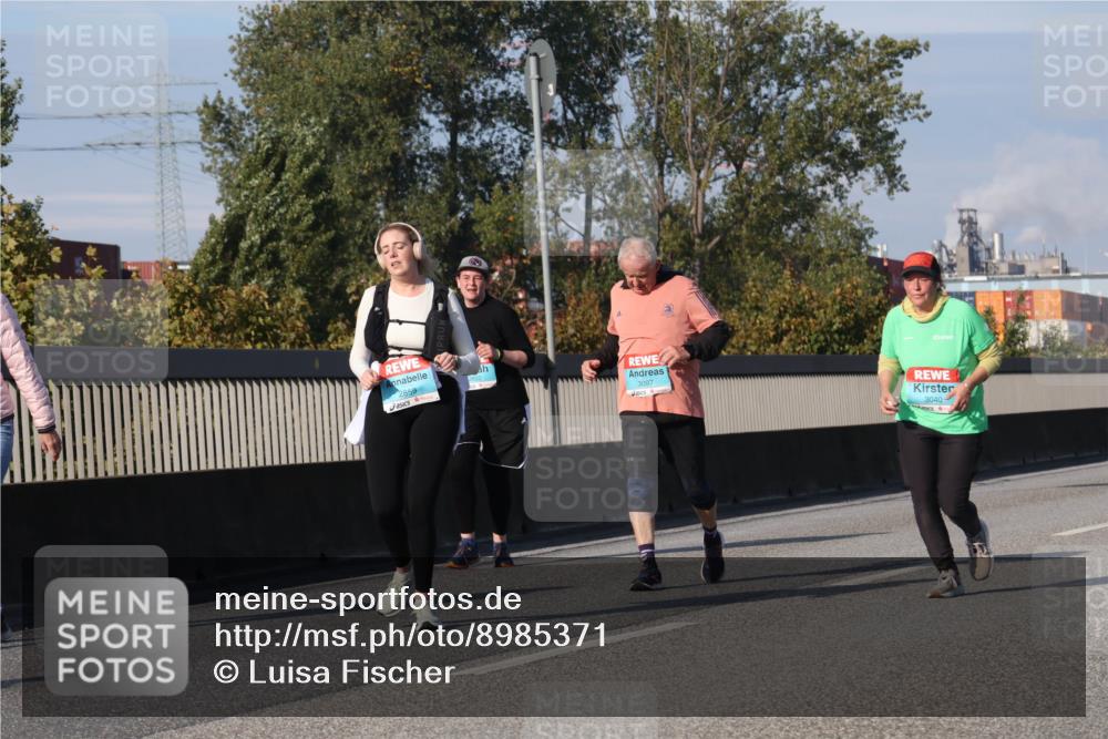03.10.2025 - Köhlbrandbrückenlauf Luisa Fischer http://msf.ph/oto/8985371 03.10.2025 11:16:27 Position 3 2859, 2602, 3097, 3040 meine-sportfotos.de