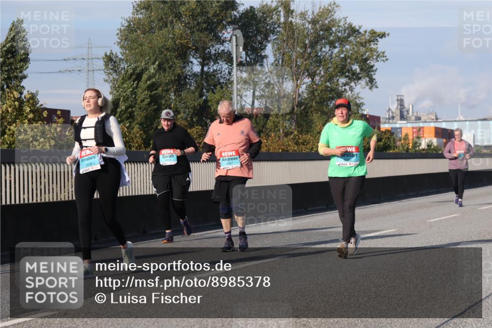 03.10.2025 - Köhlbrandbrückenlauf Luisa Fischer http://msf.ph/oto/8985378 03.10.2025 11:16:28 Position 3 2859, 3097, 3040 meine-sportfotos.de