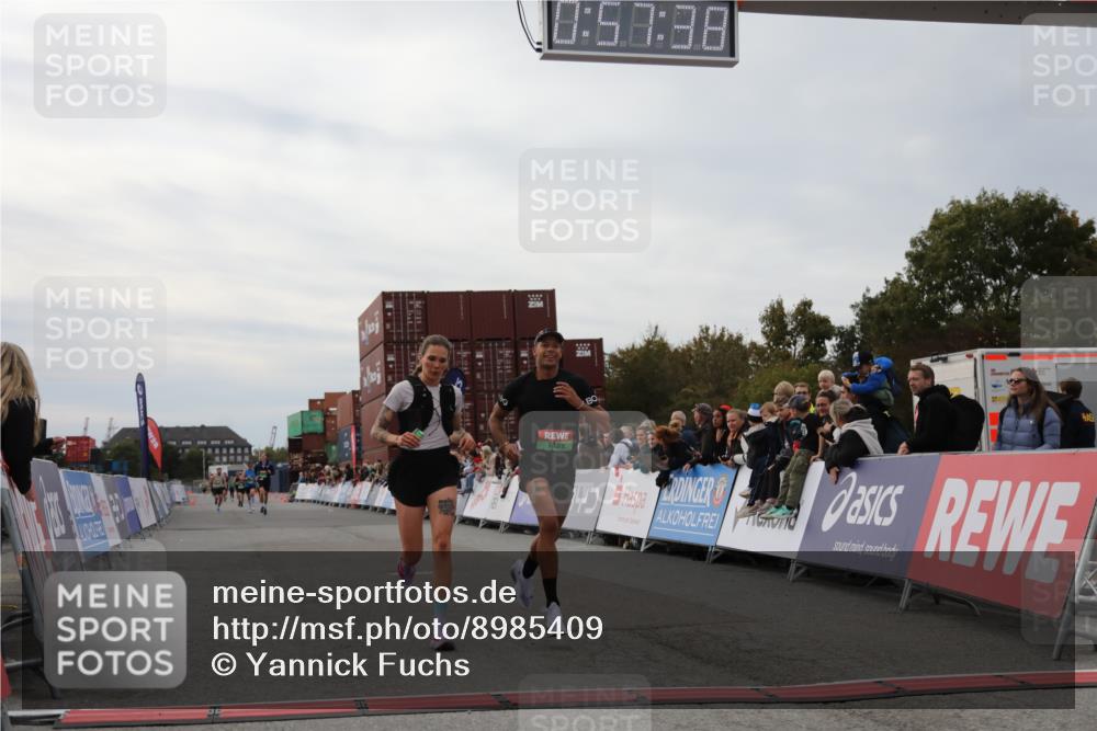 03.10.2025 - Köhlbrandbrückenlauf Yannick Fuchs http://msf.ph/oto/8985409 03.10.2025 15:57:37 Ziel 7274, 8916, 9177, 9178 meine-sportfotos.de