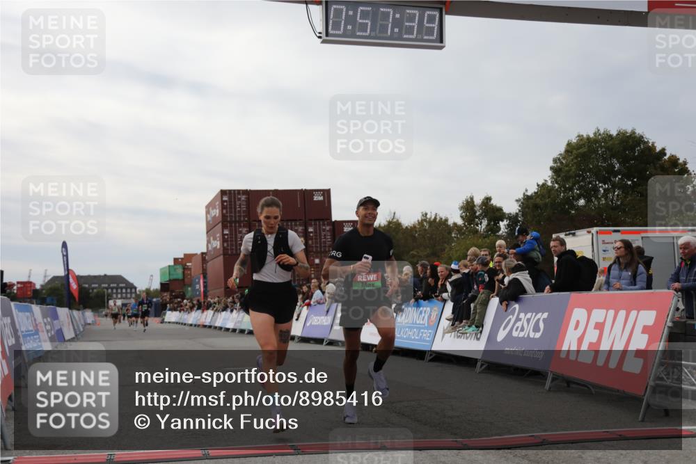 03.10.2025 - Köhlbrandbrückenlauf Yannick Fuchs http://msf.ph/oto/8985416 03.10.2025 15:57:37 Ziel 7274, 8916, 9177, 9178 meine-sportfotos.de