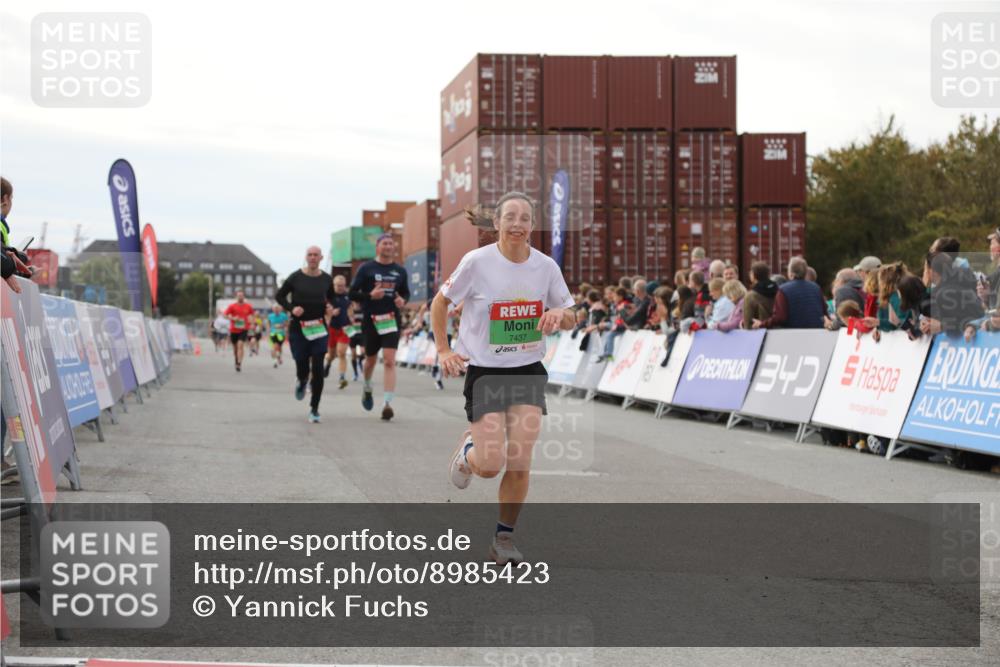 03.10.2025 - Köhlbrandbrückenlauf Yannick Fuchs http://msf.ph/oto/8985423 03.10.2025 16:10:11 Ziel 7139, 7421, 7437, 7528, 7764, 8932, 8989, 9323, 9347, 9348, 9349, 9458 meine-sportfotos.de