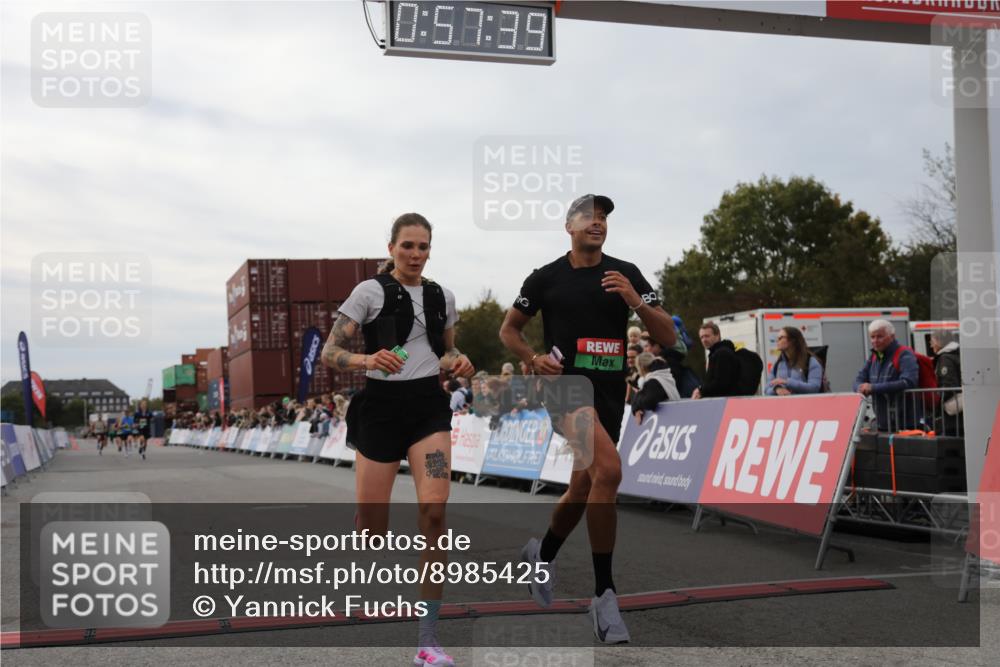 03.10.2025 - Köhlbrandbrückenlauf Yannick Fuchs http://msf.ph/oto/8985425 03.10.2025 15:57:37 Ziel 7274, 8916, 9177, 9178 meine-sportfotos.de