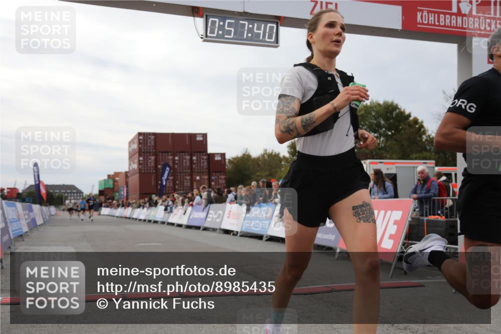 03.10.2025 - Köhlbrandbrückenlauf Yannick Fuchs http://msf.ph/oto/8985435 03.10.2025 15:57:38 Ziel 7082, 7274, 8916, 9177, 9178 meine-sportfotos.de