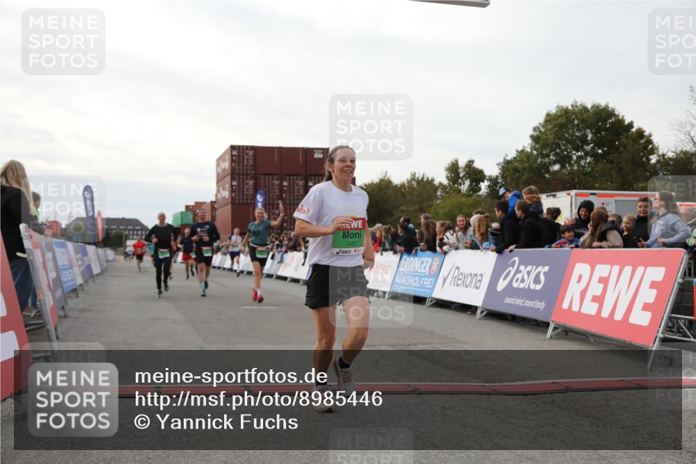 03.10.2025 - Köhlbrandbrückenlauf Yannick Fuchs http://msf.ph/oto/8985446 03.10.2025 16:10:12 Ziel 7139, 7421, 7437, 7764, 8932, 8989, 9347, 9348, 9349, 9458 meine-sportfotos.de