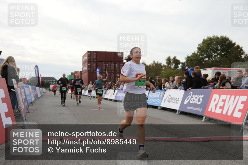 03.10.2025 - Köhlbrandbrückenlauf Yannick Fuchs http://msf.ph/oto/8985449 03.10.2025 16:10:12 Ziel 7139, 7421, 7437, 7764, 8932, 8989, 9347, 9348, 9349, 9458 meine-sportfotos.de