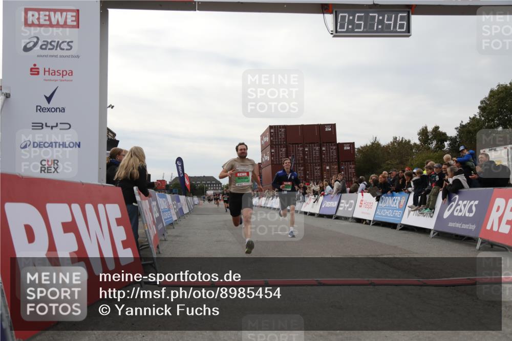 03.10.2025 - Köhlbrandbrückenlauf Yannick Fuchs http://msf.ph/oto/8985454 03.10.2025 15:57:44 Ziel 7082, 7127, 7274, 7570, 8916 meine-sportfotos.de
