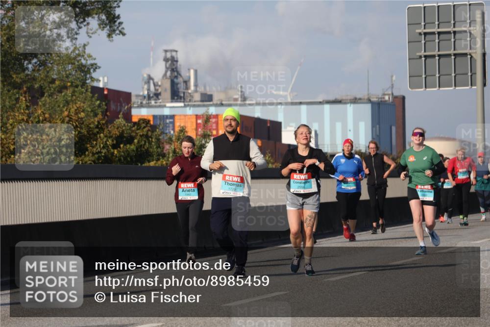 03.10.2025 - Köhlbrandbrückenlauf Luisa Fischer http://msf.ph/oto/8985459 03.10.2025 11:16:50 Position 3 2558, 2260, 1729 meine-sportfotos.de