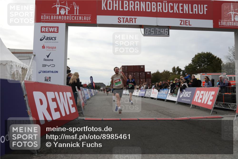 03.10.2025 - Köhlbrandbrückenlauf Yannick Fuchs http://msf.ph/oto/8985461 03.10.2025 15:57:44 Ziel 7082, 7127, 7274, 7570, 8916 meine-sportfotos.de