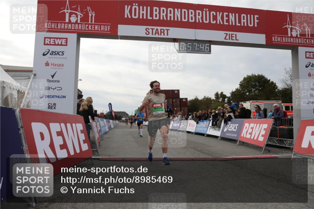 03.10.2025 - Köhlbrandbrückenlauf Yannick Fuchs http://msf.ph/oto/8985469 03.10.2025 15:57:45 Ziel 7082, 7127, 7274, 7570, 8916 meine-sportfotos.de
