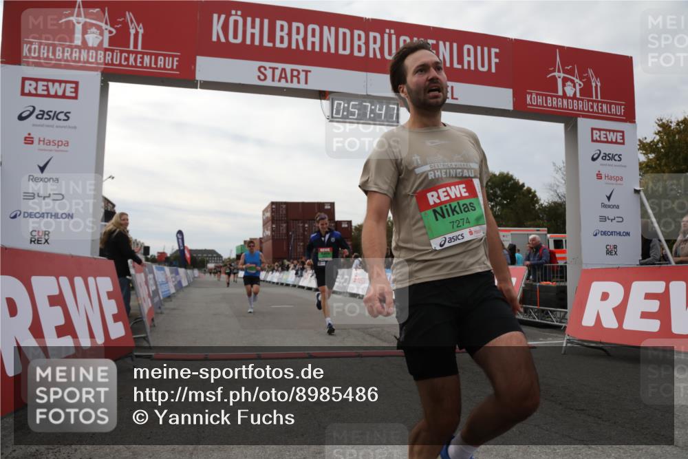 03.10.2025 - Köhlbrandbrückenlauf Yannick Fuchs http://msf.ph/oto/8985486 03.10.2025 15:57:45 Ziel 7082, 7127, 7274, 7570, 8916 meine-sportfotos.de