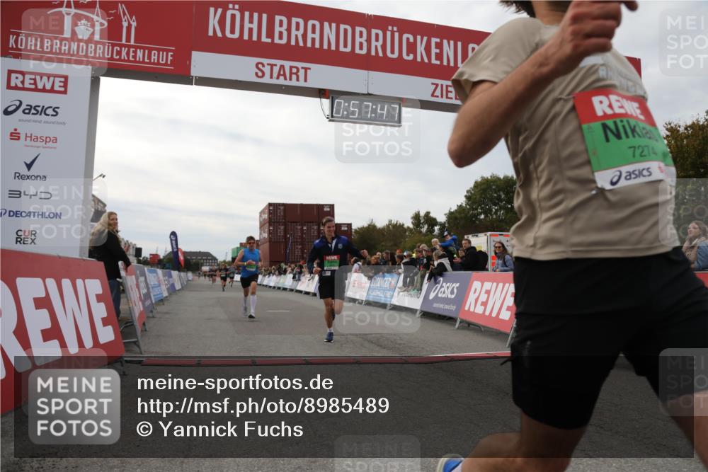 03.10.2025 - Köhlbrandbrückenlauf Yannick Fuchs http://msf.ph/oto/8985489 03.10.2025 15:57:45 Ziel 7082, 7127, 7274, 7570, 8916 meine-sportfotos.de